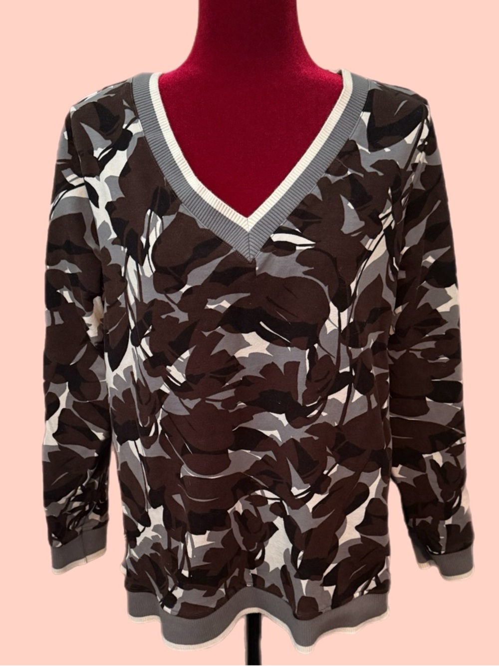 Sport Savvy Long Sleeve V-neck Top, L